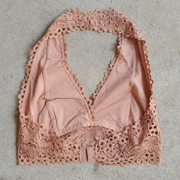 RELISTED Tan halter lace bralette - Picture 4 of 4
